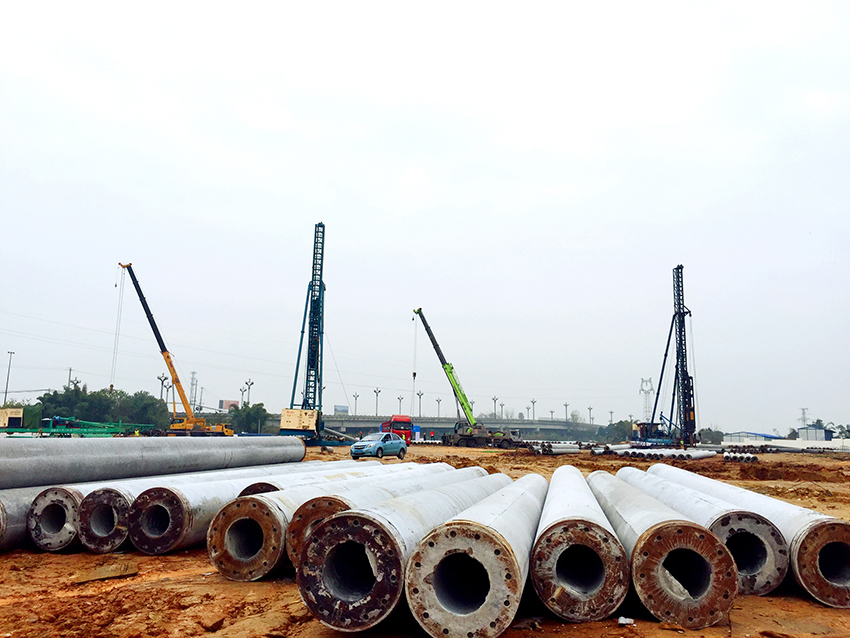 006-2龙泉绎皇冠湖体育中心高强预应力管桩施工.jpg